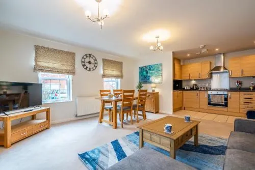 The Augustine - Modern two Bed Ground floor apartment with parking - Image 1