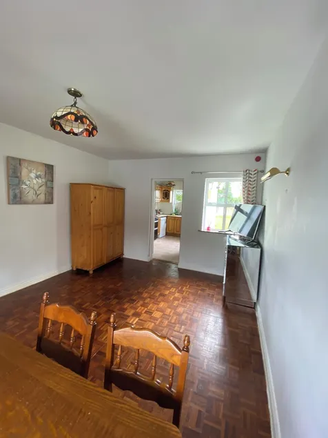 Beautiful 2-bed Apartment - Image 1