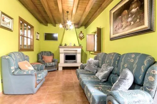 3 bedrooms house with city view and enclosed garden at Trescares - Image 1