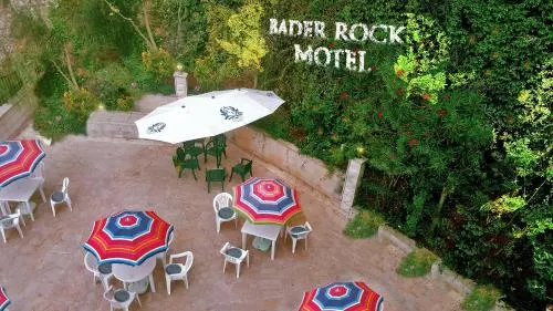 Bader Rock Motel - Image 1