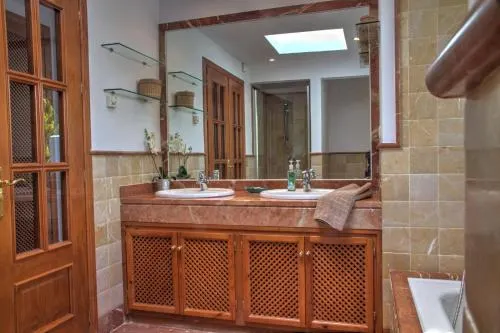 Vista Golf Luxury & Sea View Apartment - Image 1