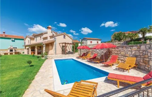 House in Kršan for 9 people with 3 rooms Ref. 619823 - Image 1