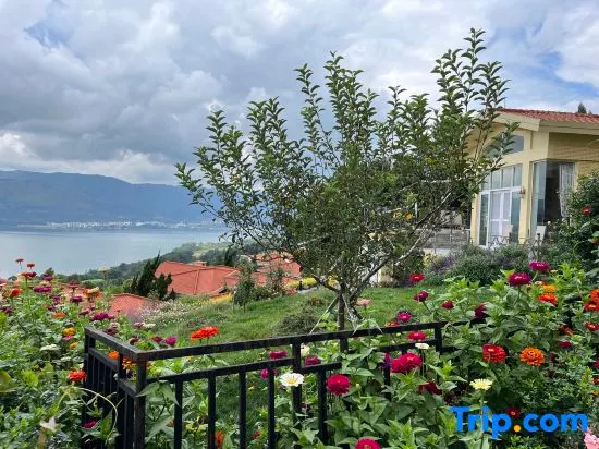 Lakeside Kafka Golf Holiday Villa - Image 1