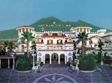 Grand Hotel La Sonrisa - Image 1