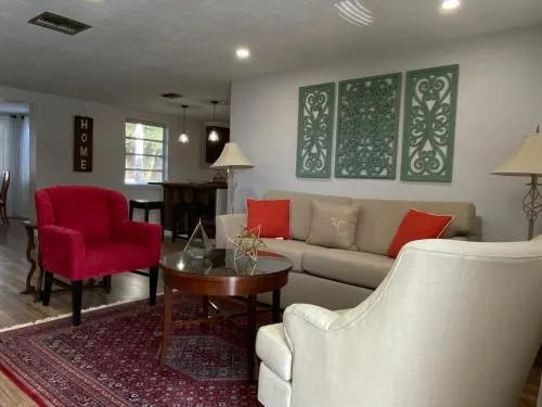 Family Getaway Near Beaches Sleeps 8 - Image 1