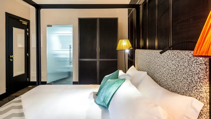 The H'All Tailor Suite - Image 1