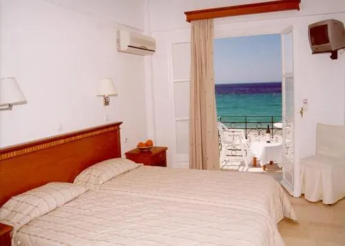Hotel Olympia Beach - Image 1