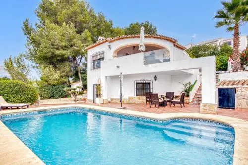 Villa up to 8 sleeps 4 bedrms 2 - Image 1