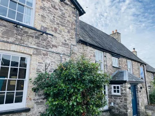 The Bell Country Inn - Image 1