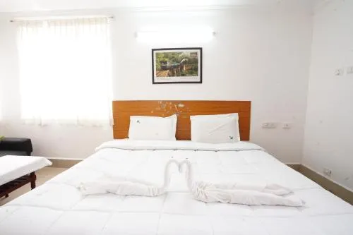 Hotel TamilNadu - Yercaud - Image 1