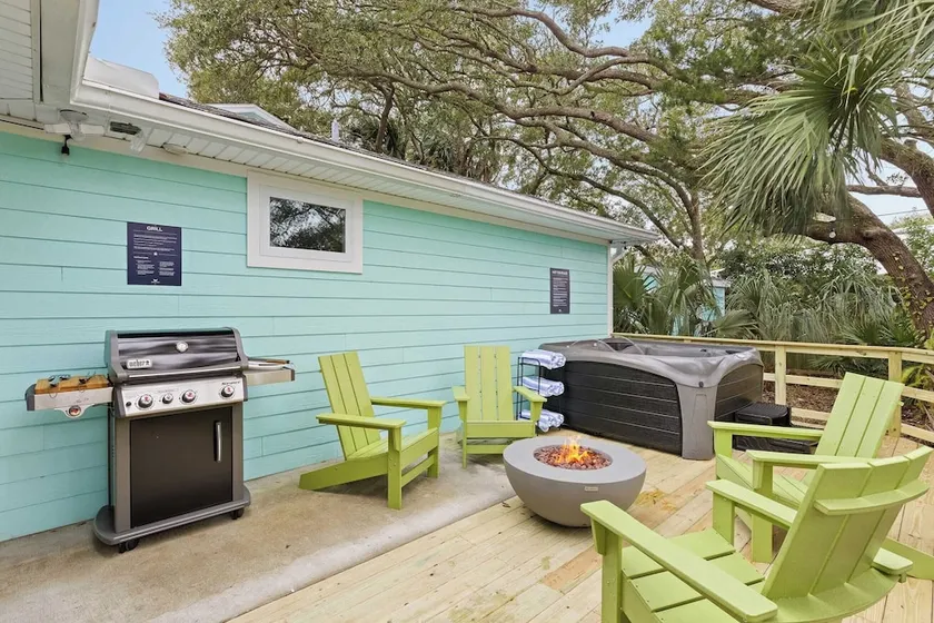 Sleeps 18! 2 Homes, Hot Tub, Game Room, Walk to the Beach Haven & Hidden Grove - Image 1