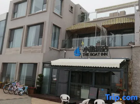 Boat Hotel (Qingdao Polar Ocean World) - Image 1
