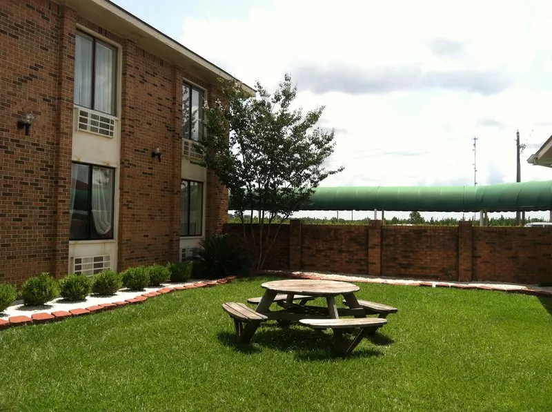 Muskogee Inn - Image 1