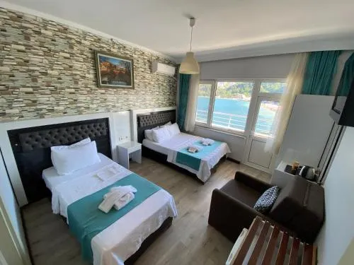 Marina Hotel - Image 1