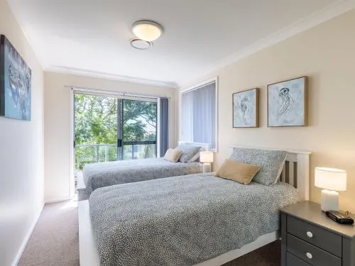 Sunset Place' 1/29 Sunset Boulevard- gorgeous townhouse so close to the water - Image 1