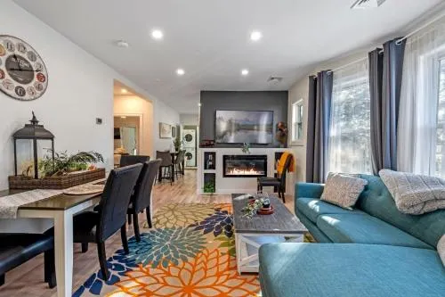 Private Luxury condo near Natick - Image 1