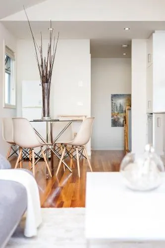 Complete Host Richmond Townhouse Collection - Image 1