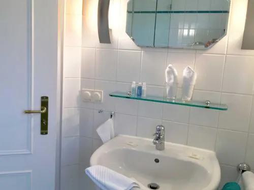 KAMPs Hotel - Image 1