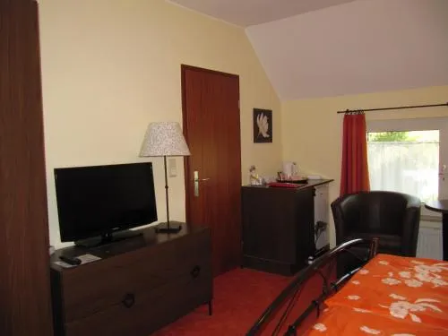 Zimmer Mellentin - Image 1