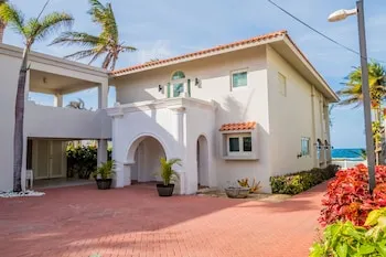 Las Olas Villa - Image 1