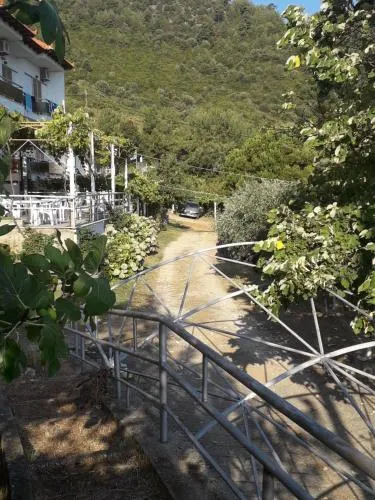 Hotel Kinira - Image 1