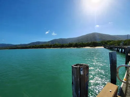 A short stroll to Palm Cove Beach - Image 1