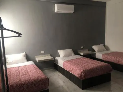 Las Gardenias - Image 1