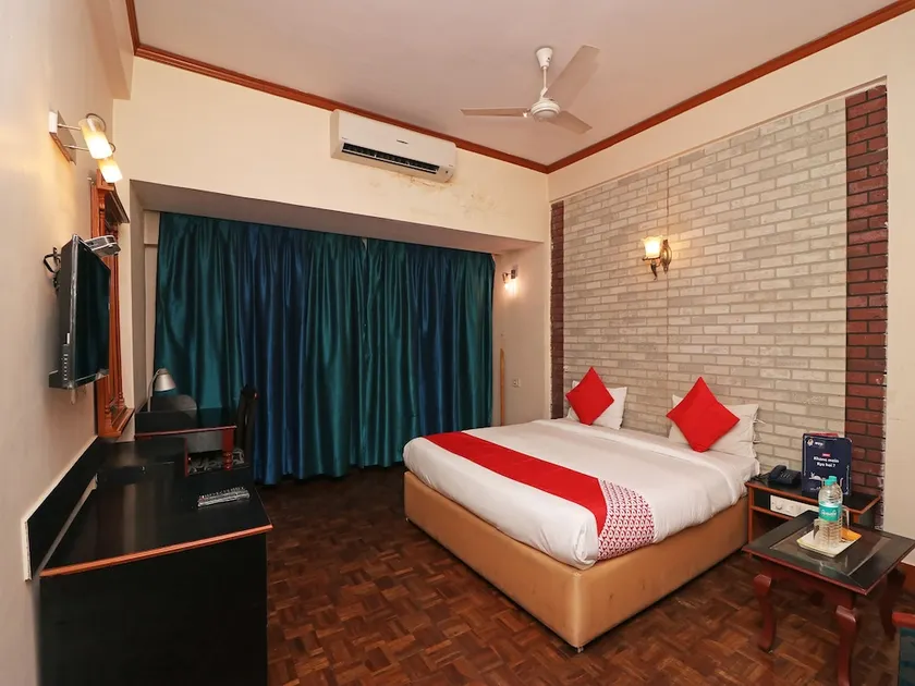 OYO 22269 Hotel Landmark Plaza - Image 1