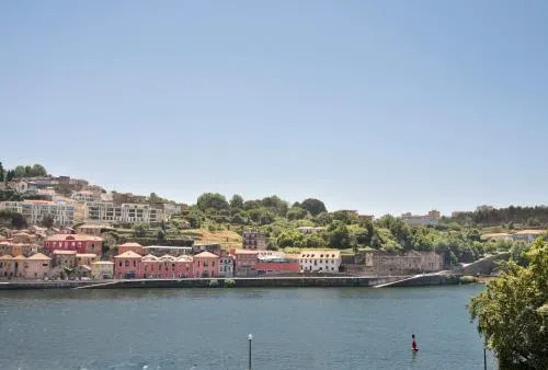 Miragaia Riverside Suites. - Image 1