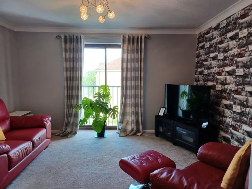 MALTING-GREEN DOOR-One Bedroom Apartment - Image 1