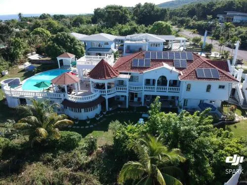 Royal Vista Villa - Image 1