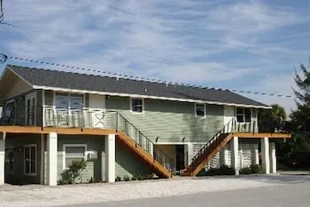 Castnetter Beach Resort 5 by RedAwning - Image 1