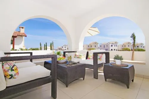 Sea Breeze Villa - Image 1