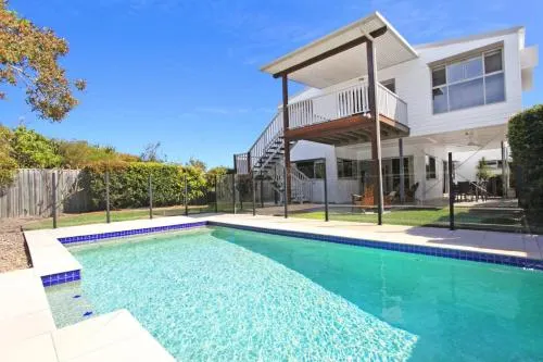 15 Wave Cres Marcoola Pet Friendly Wifi Foxtel 500 Bond - Image 1