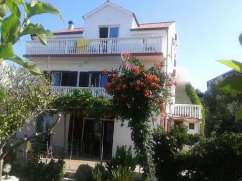 House Katarina - Image 1