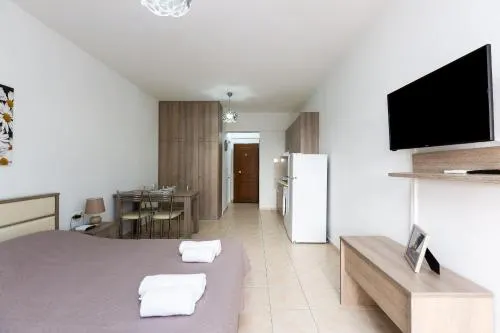 Pegy's Apartments - Image 1