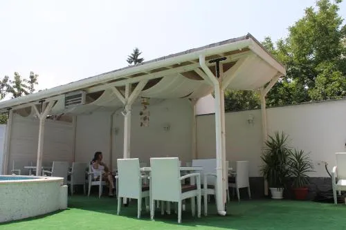 Saint George Family Hotel - Image 1