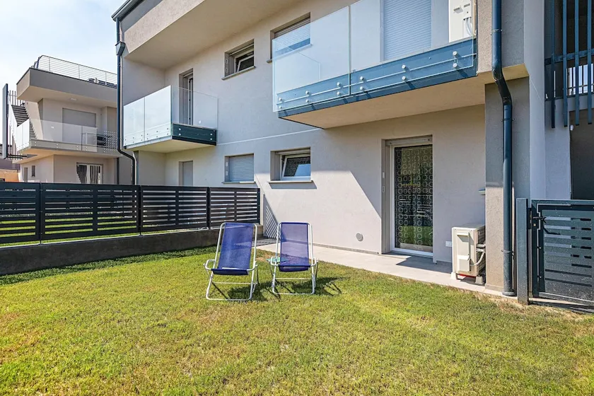 Una Terrazza sul Lago A03 - Image 1