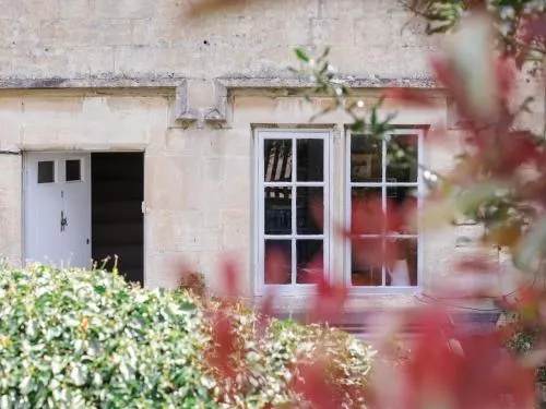 Walkley Wood Cottage - Image 1