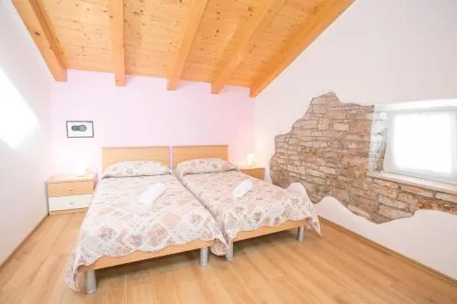 Pets Friendly Fully Fenced Villa Angela with Pool - Image 1