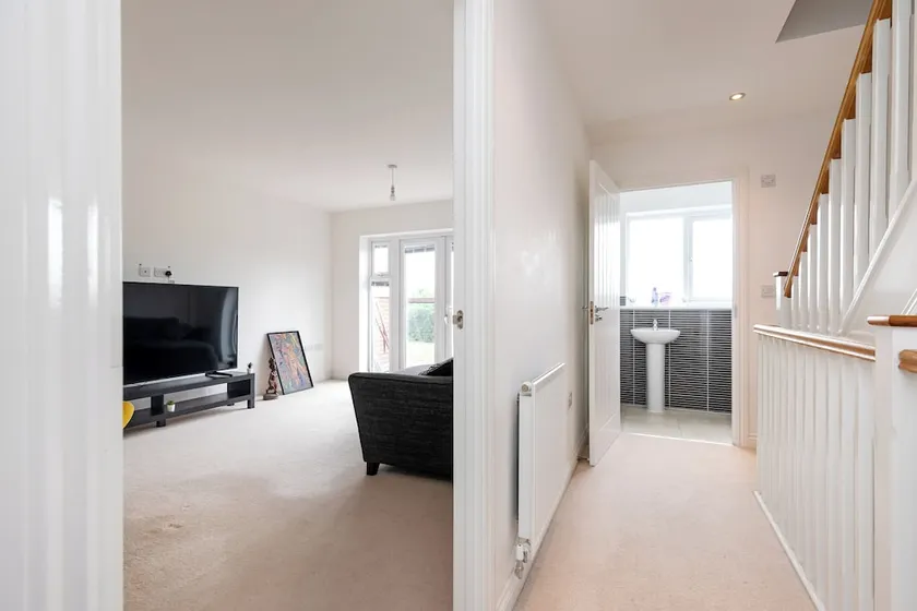 Stunning 5 bed House in Ashford - Image 1