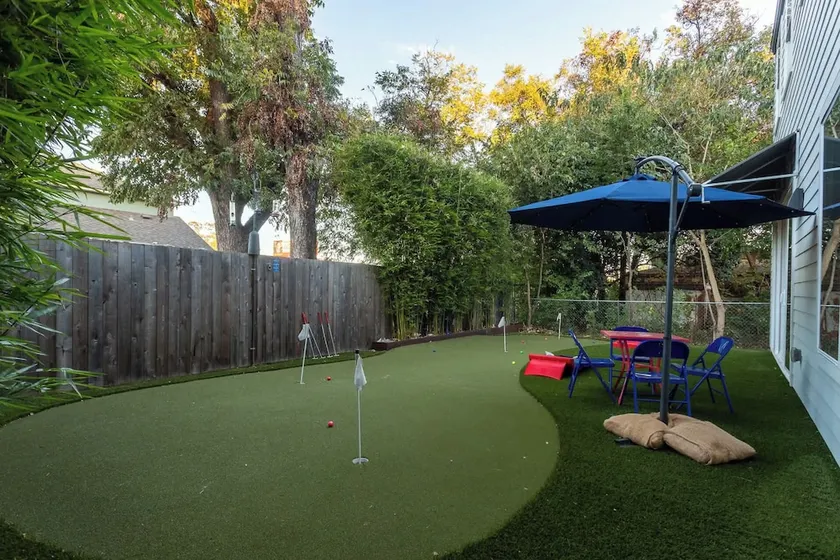 Modern ATX Mansion Walk to 6th Street - Image 1