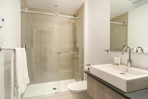 Airy Griffintown Suites by Sonder - Image 1