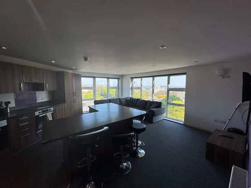 8 Bed Apartment @ Derriford Stays by Pureserviced - Image 1