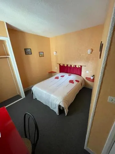 Hôtel Du Bollene Lez - Image 1