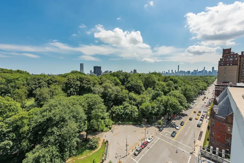 Astor on the Park - Image 1