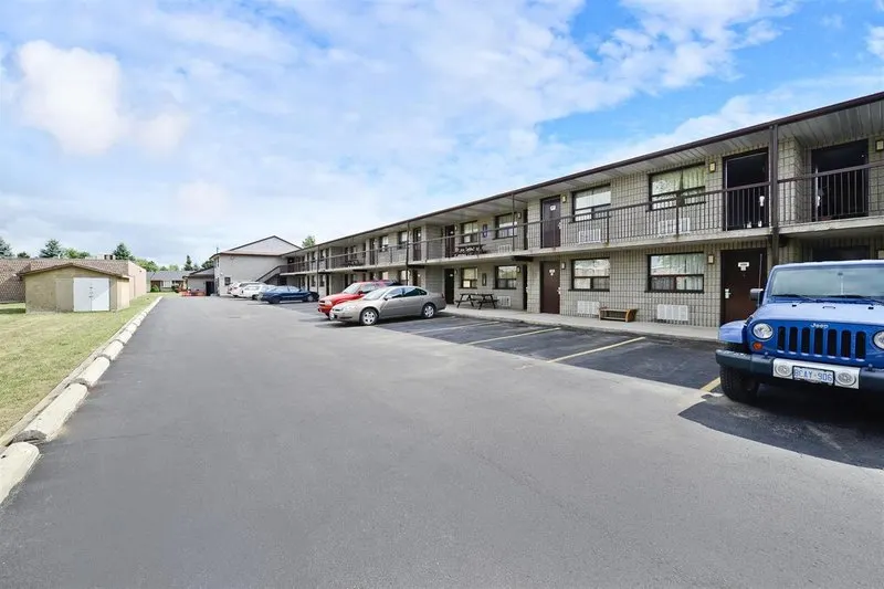 Victoria Motel - Image 1