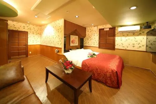 Hotel Fairy Yokohama - Image 1