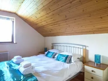 Medlar Tree Cottage - Image 1