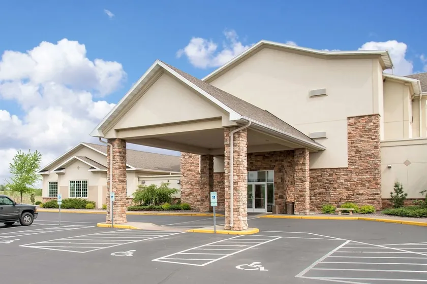 Sleep Inn & Suites Conference Center - Image 1